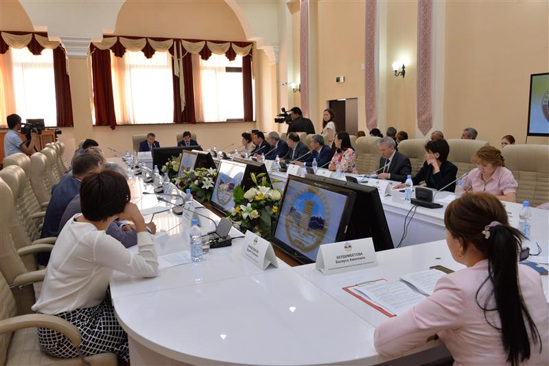 Расширенное заседание Президиума Ассоциации выпускников  КазНУ, 11 мая 2015 года