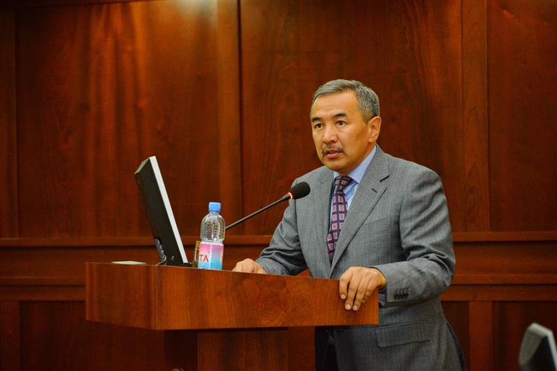 Member of the Alumni Association of the Presidium Amirhan Estaev supports the creation of an endowment fund of Kazakh National University
